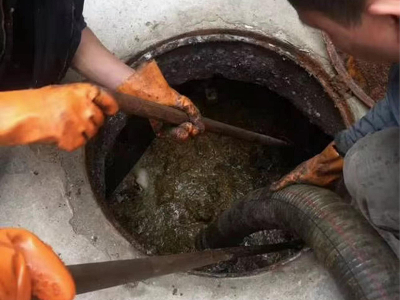 葫芦岛清理化粪池时如何避免沼气的危害?